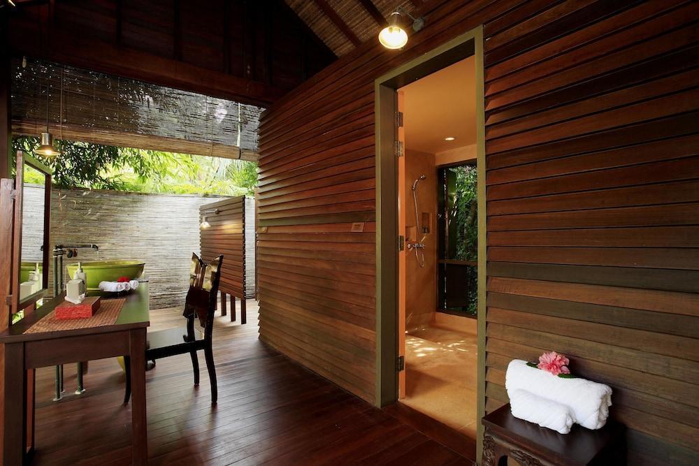Zeavola Resort Phi Phi Don Esterno foto A room at the spa