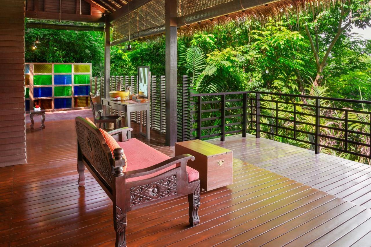 Zeavola Resort Phi Phi Don Esterno foto The interior of a villa at the resort
