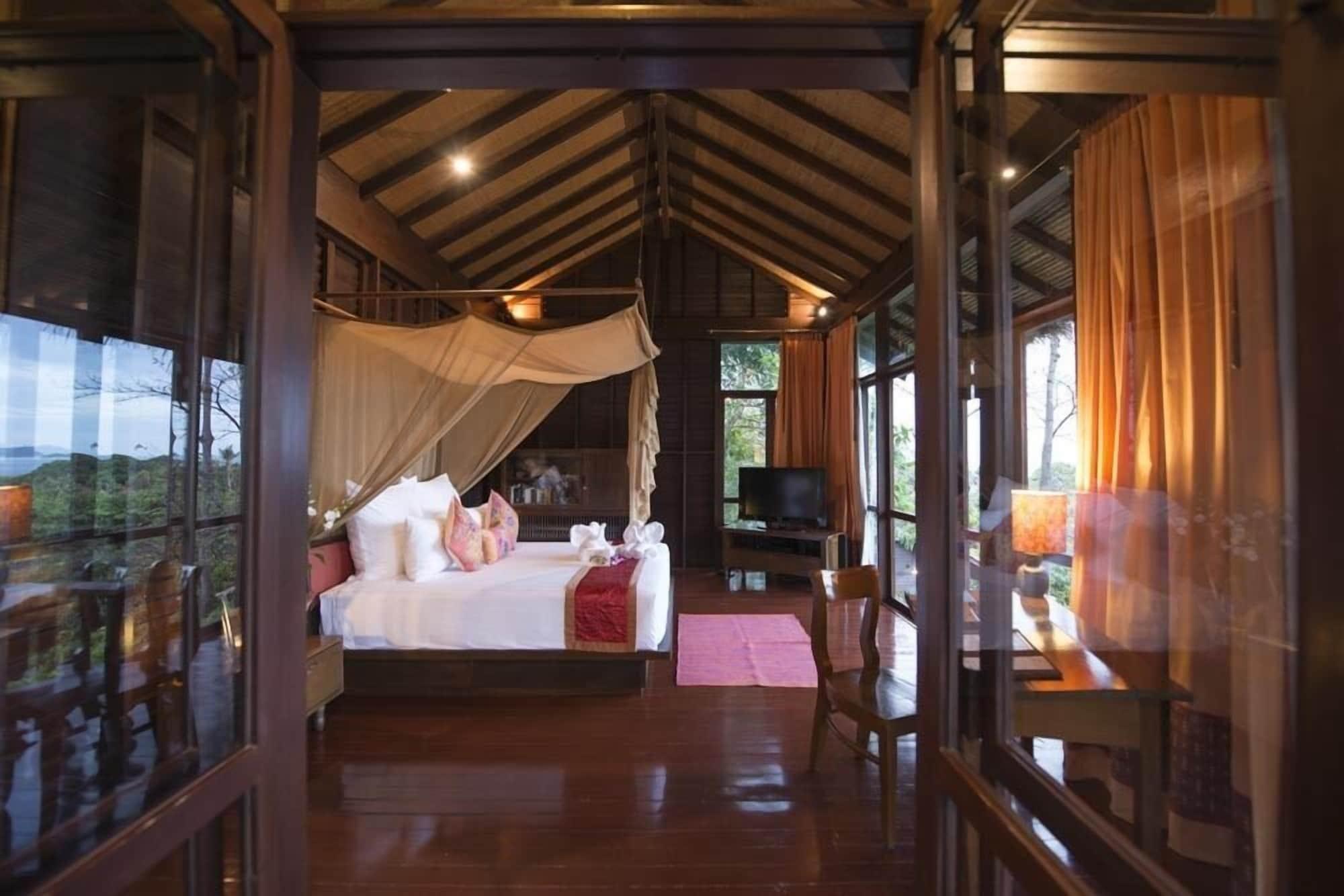 Zeavola Resort Phi Phi Don Esterno foto A bedroom at the resort