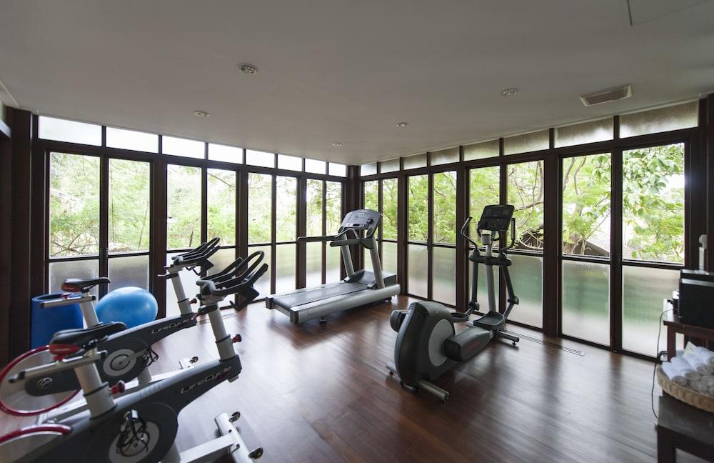 Zeavola Resort Phi Phi Don Esterno foto The gym at the hotel