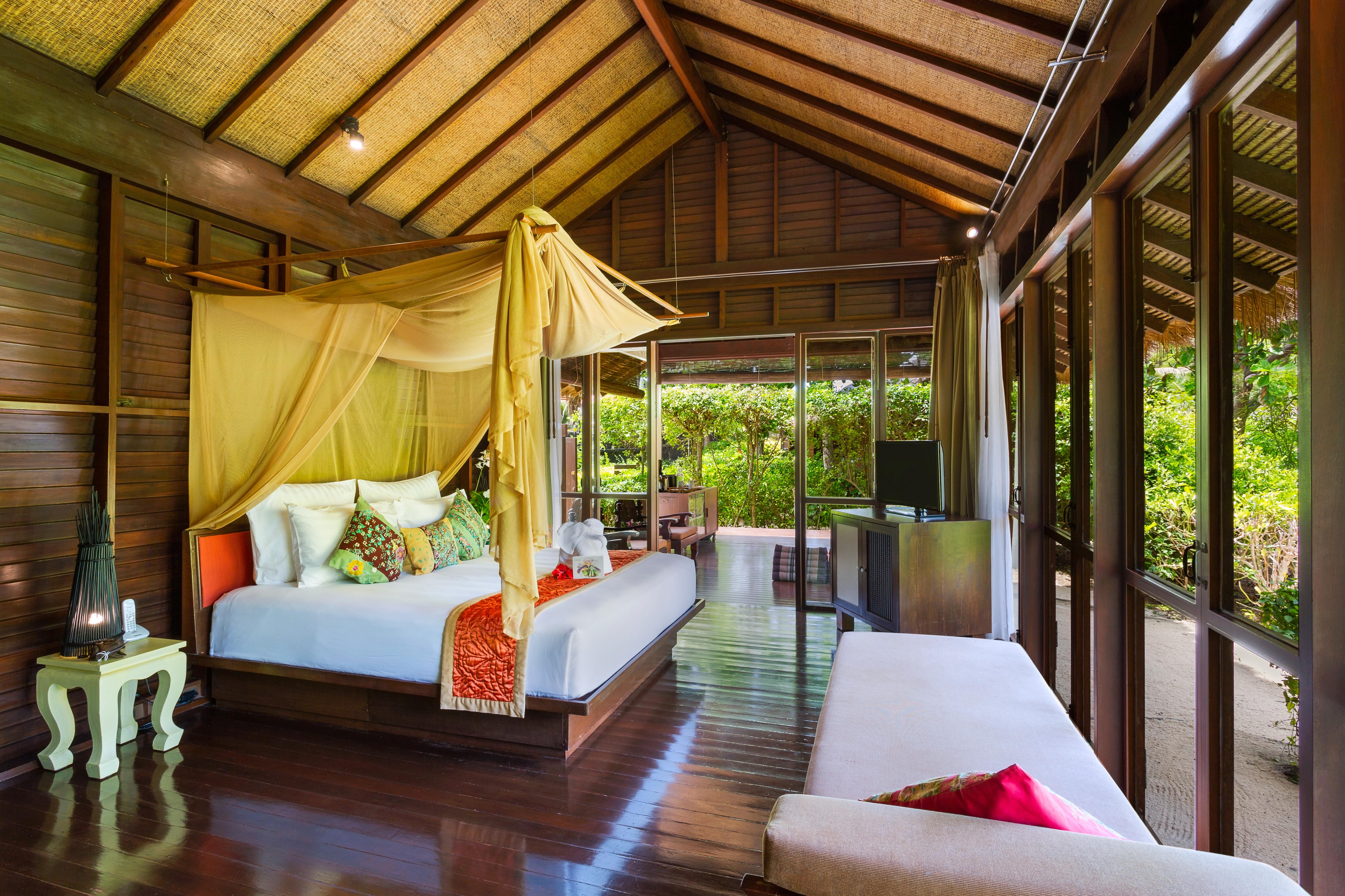 Zeavola Resort Phi Phi Don Esterno foto A bedroom at the resort