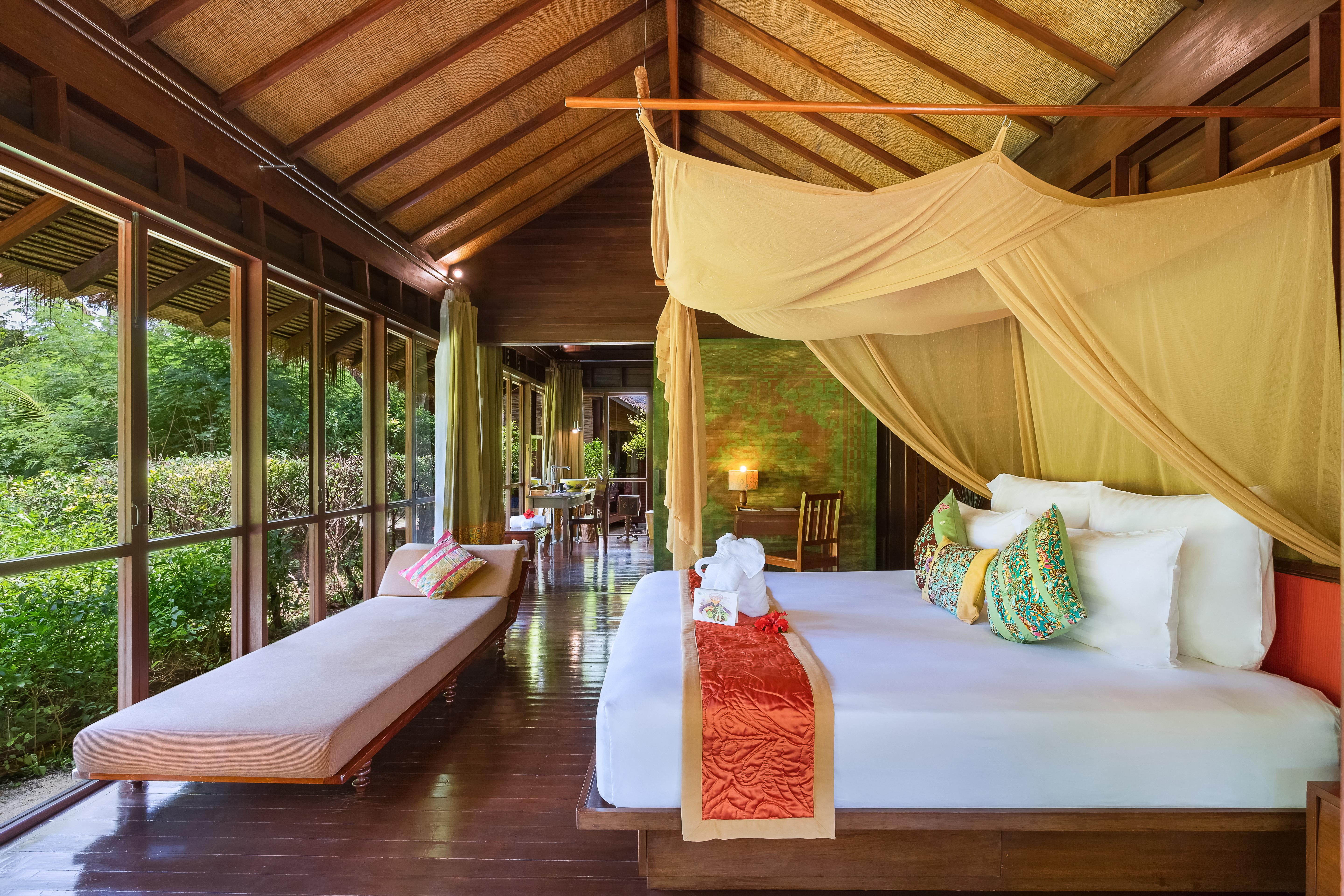 Zeavola Resort Phi Phi Don Esterno foto A bedroom at the resort