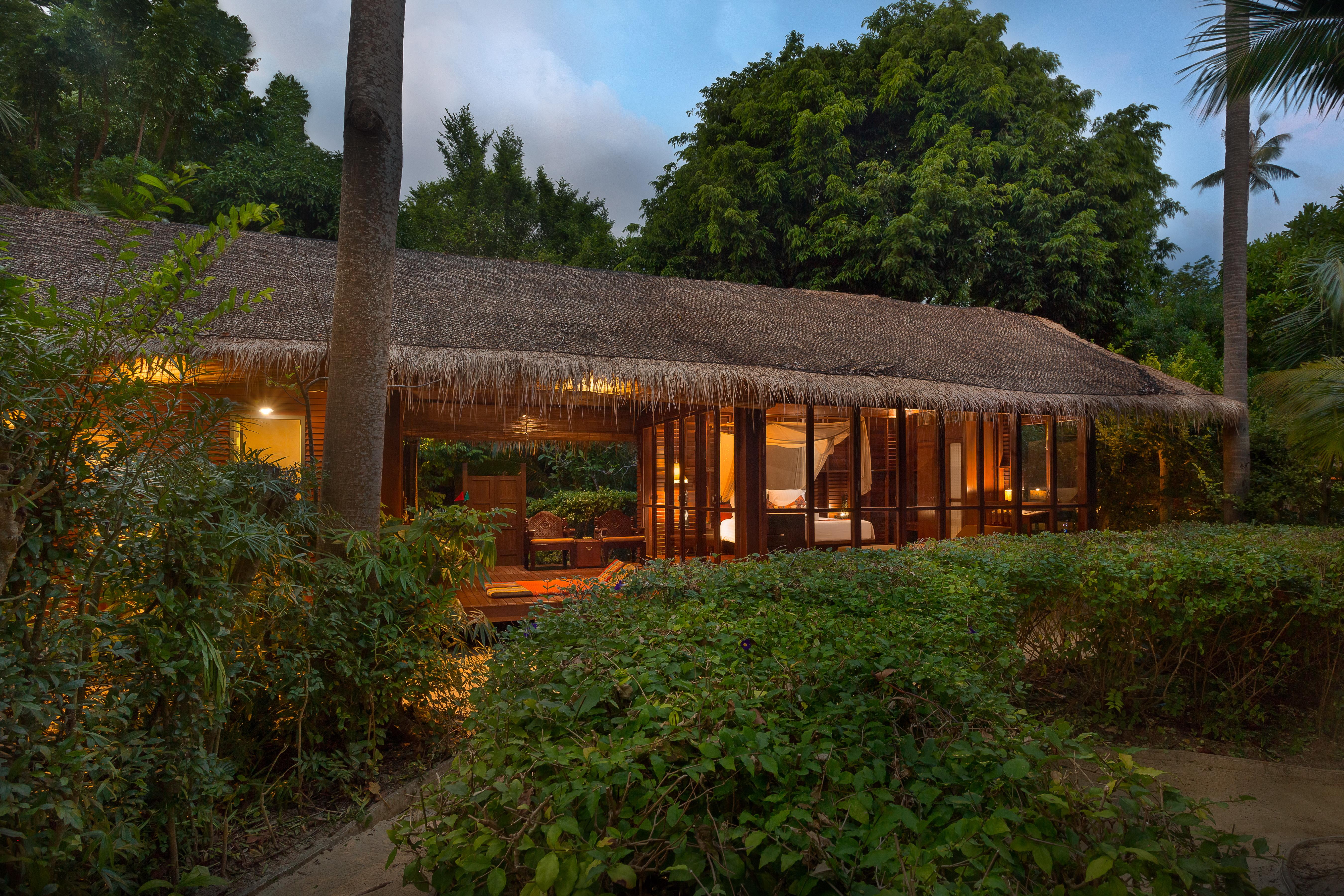 Zeavola Resort Phi Phi Don Esterno foto A villa at the resort