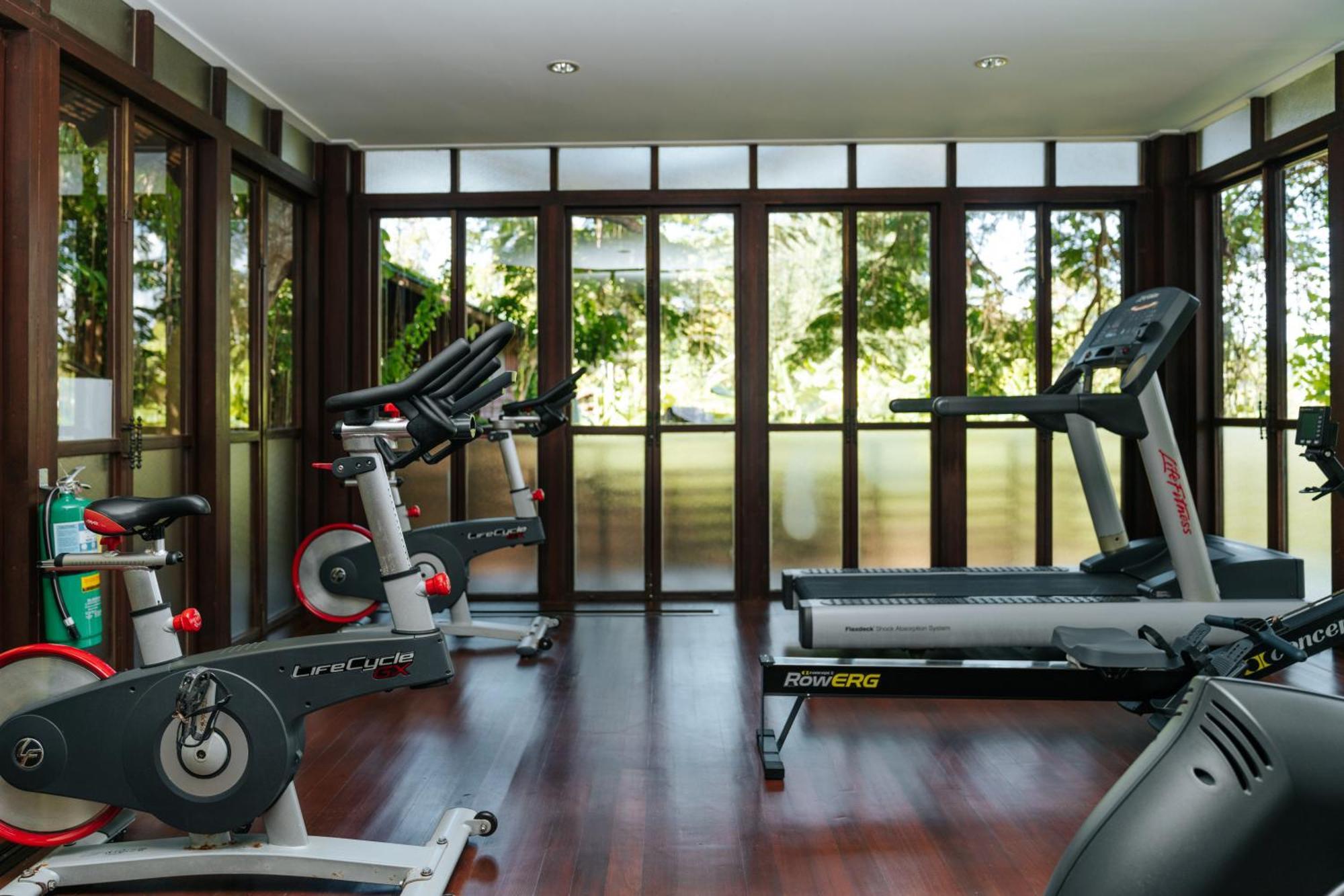 Zeavola Resort Phi Phi Don Esterno foto The gym at the hotel