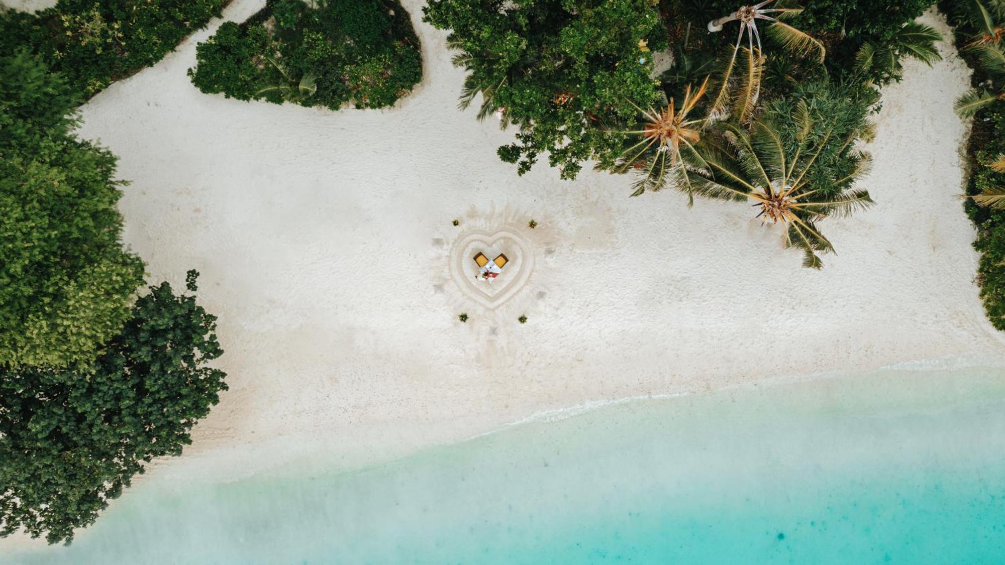 Zeavola Resort Phi Phi Don Esterno foto Aerial view of the beach