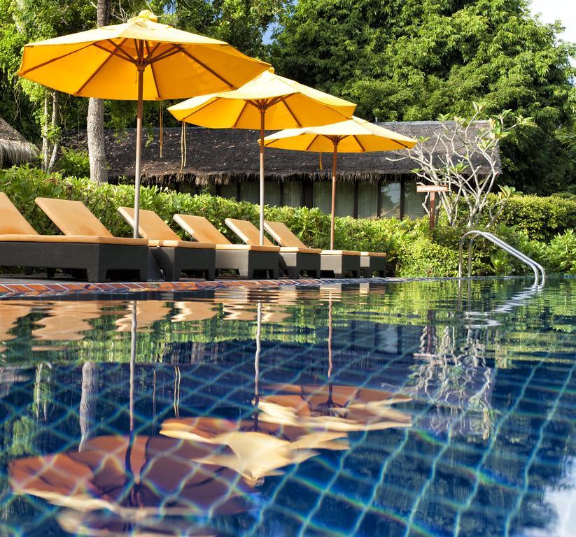 Zeavola Resort Phi Phi Don Esterno foto The swimming pool at the resort